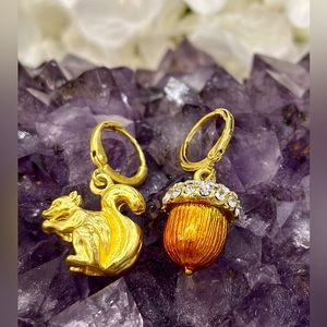 New cute squirrel 🐿️ & acorn mismatch gold tone earrings